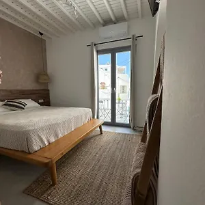 κάντε κράτηση εδώ